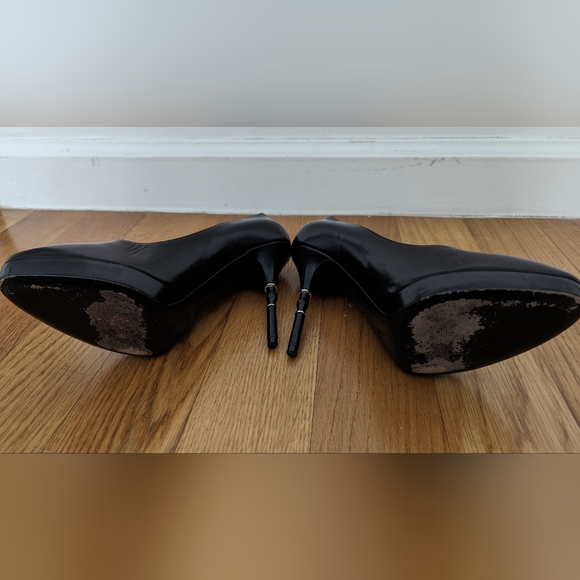 Gucci black leather pumps with bamboo detail on heel 37.5EU or 7.5US - Picture 6 of 6